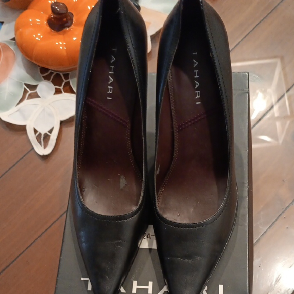 Tahari Black Leather Heels, Business, Casual